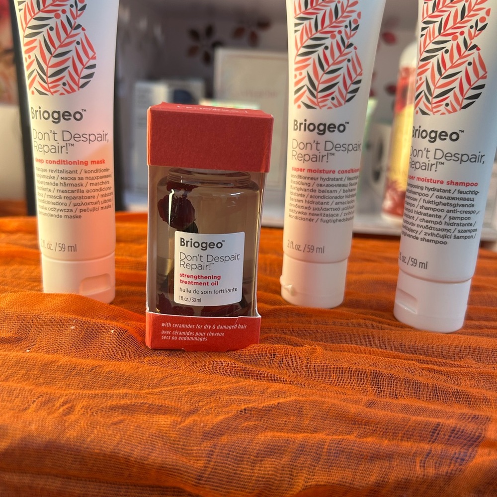 Briogeo Don't Despair, Repair! Hair Treatment Set - Red and White - Picture 2 of 6